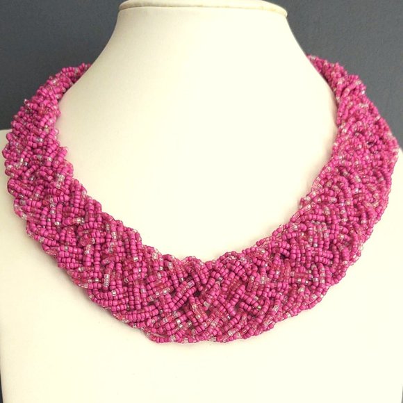 Braided hot pink and clear seed bead necklace - Picture 3 of 11
